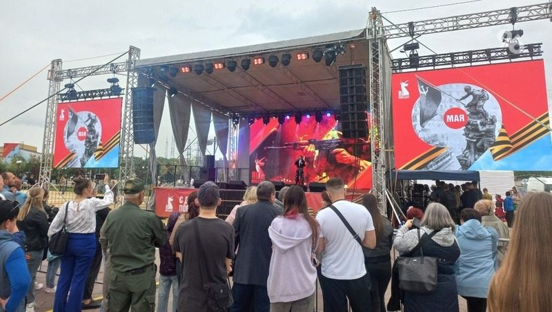 Гуляния в честь Дня Победы проходят на Владимирской площади в Ставрополе