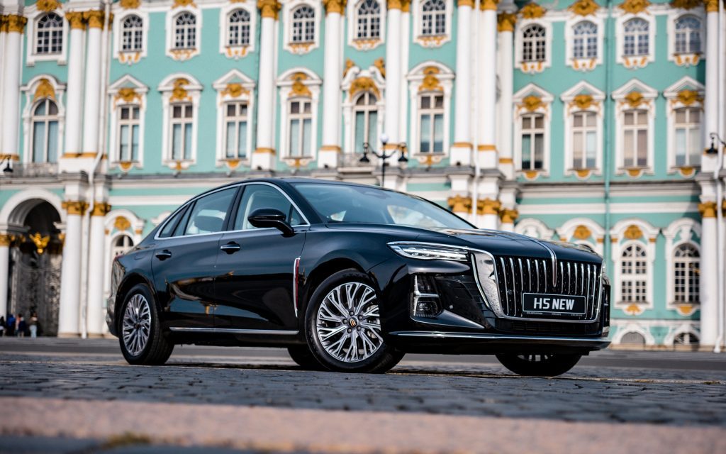 Hongqi привезет в Россию новинки: ждем роскошный лимузин L1 и большой кроссовер HS7