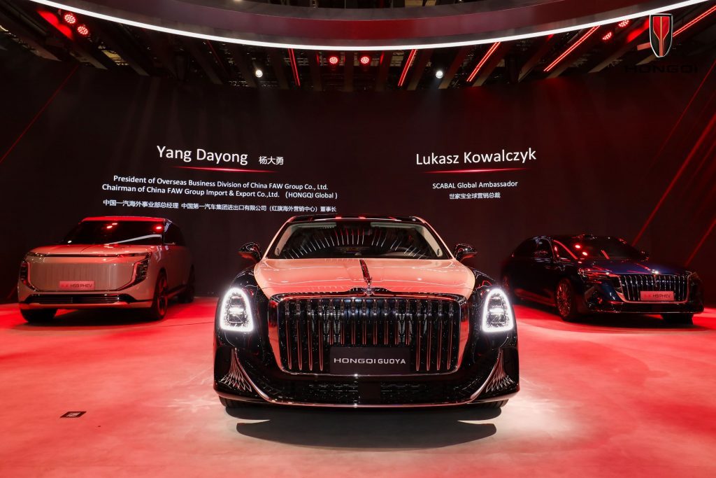 Hongqi привезет в Россию новинки: ждем роскошный лимузин L1 и большой кроссовер HS7