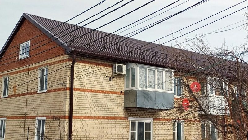 Капремонт крыш трёх домов завершён в Михайловске