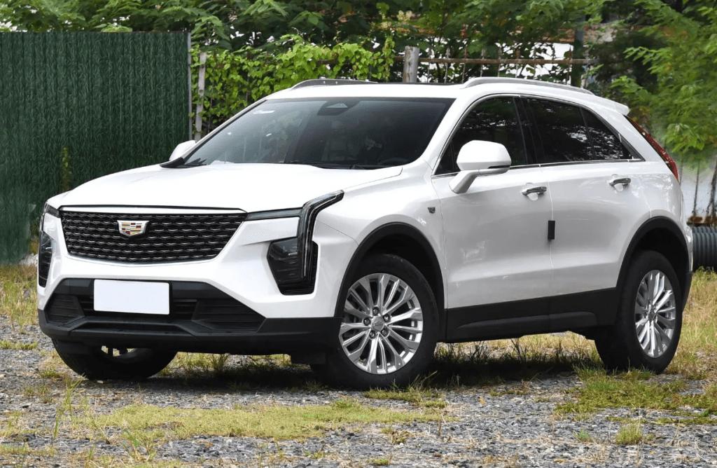 Китайцы вынудили Cadillac снизить цены: премиальный кроссовер продают по цене Lada Vesta