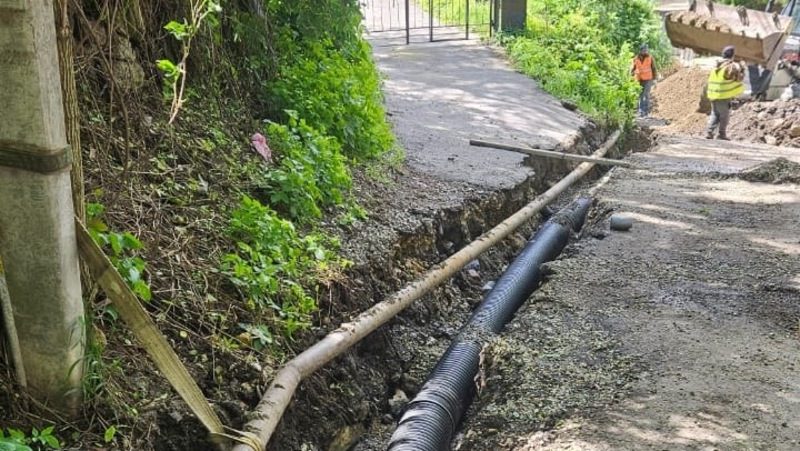 Ливнёвку ремонтируют на улице Клары Цеткин в Ставрополе
