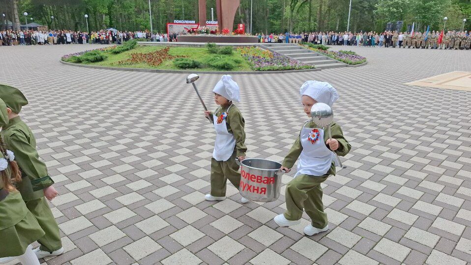 Лётчики, пехотинцы, моряки, медики: в Ессентуках прошел детский войсковой парад  Ставрополь (Кавказ)3