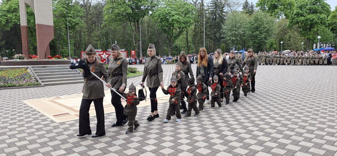 Лётчики, пехотинцы, моряки, медики: в Ессентуках прошел детский войсковой парад  Ставрополь (Кавказ)1
