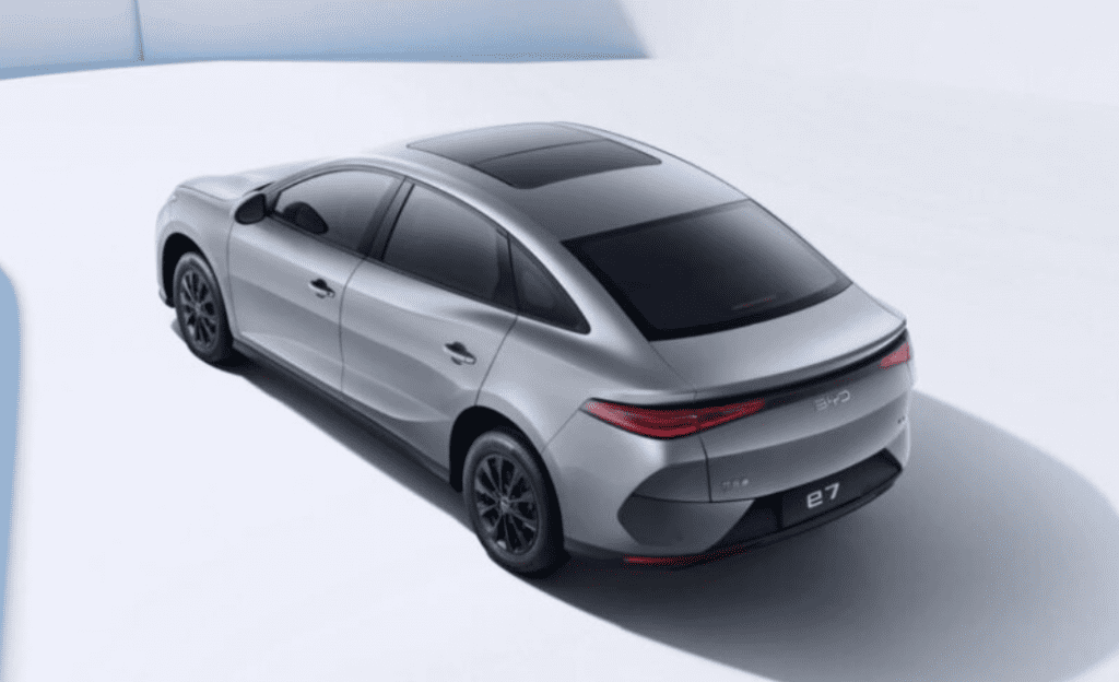 Мечта таксиста: представлен дешевый электрический седан BYD e7