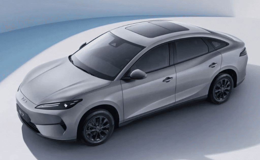 Мечта таксиста: представлен дешевый электрический седан BYD e7