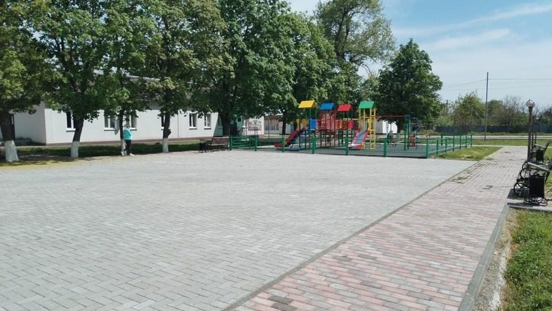 На Ставрополье по краевой программе благоустроили площадь в центре посёлка