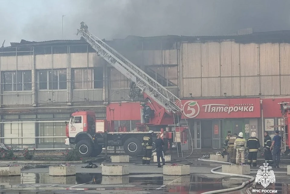 На Ставрополье потушили пожар в здании торгового центра0