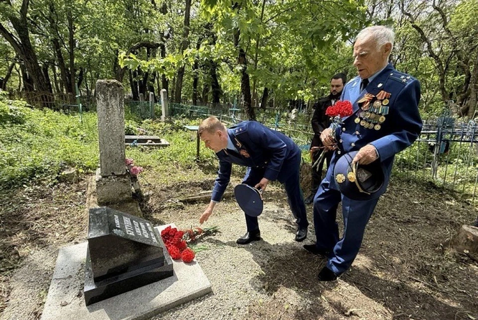 Новый памятник установили ветерану ВОВ по инициативе прокуратуры Ставрополья0