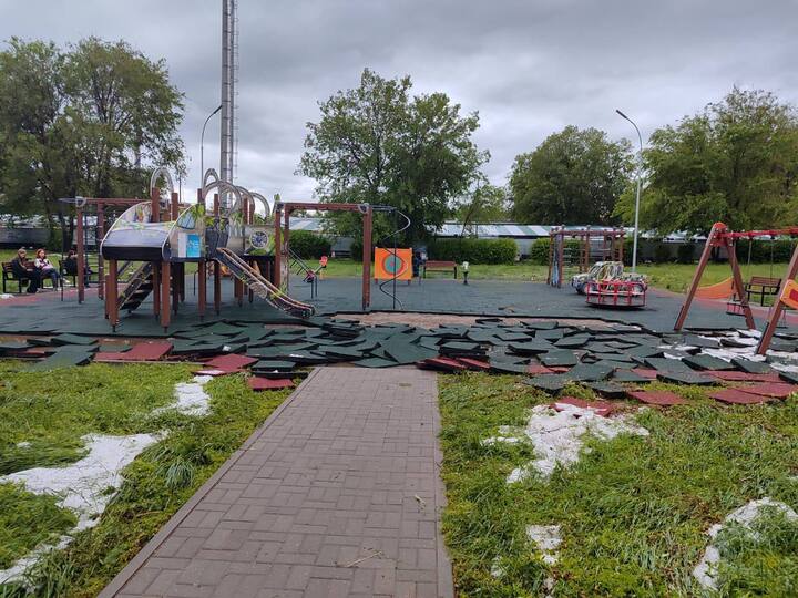 Новый удар стихии по Ставрополью: в Солнечнодольске буря повалила деревья и повредила водовод  Ставрополь (Кавказ)1