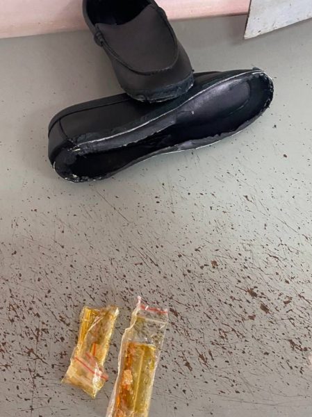 Около 4,5 г наркотиков в мокасинах пытались передать заключённому на Ставрополье