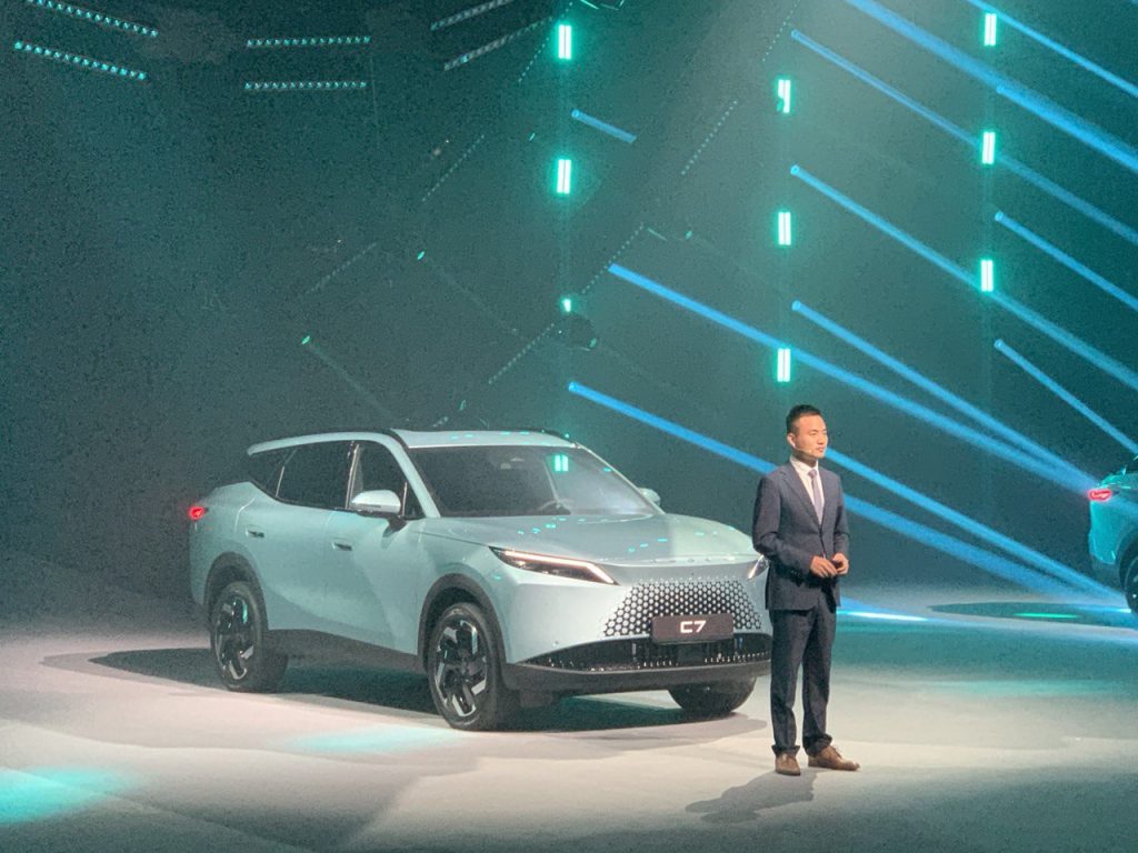 Omoda C7 представлен в России официально: известны все цены на новинку