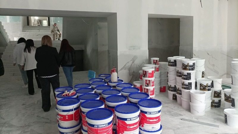Партдесант проверил строительство стадиона и школы на Ставрополье