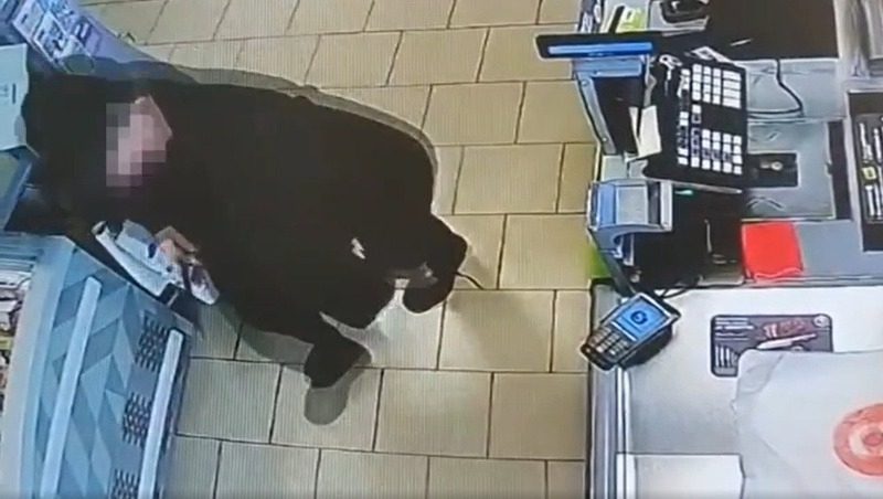Пьяный мужчина попытался украсть деньги из кассы магазина в Ипатовском округе