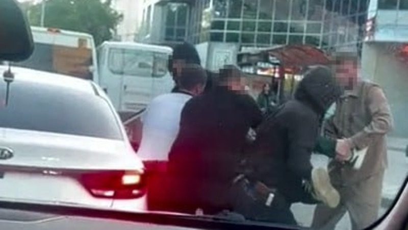 Полиция ищет причастных к инциденту с захватом человека в центре Ставрополя
