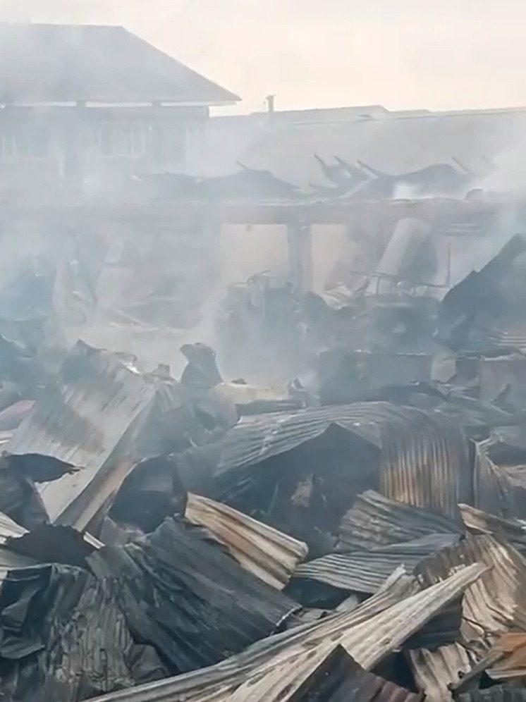 Пожар на центральном рынке Сунжи потушили только к утру