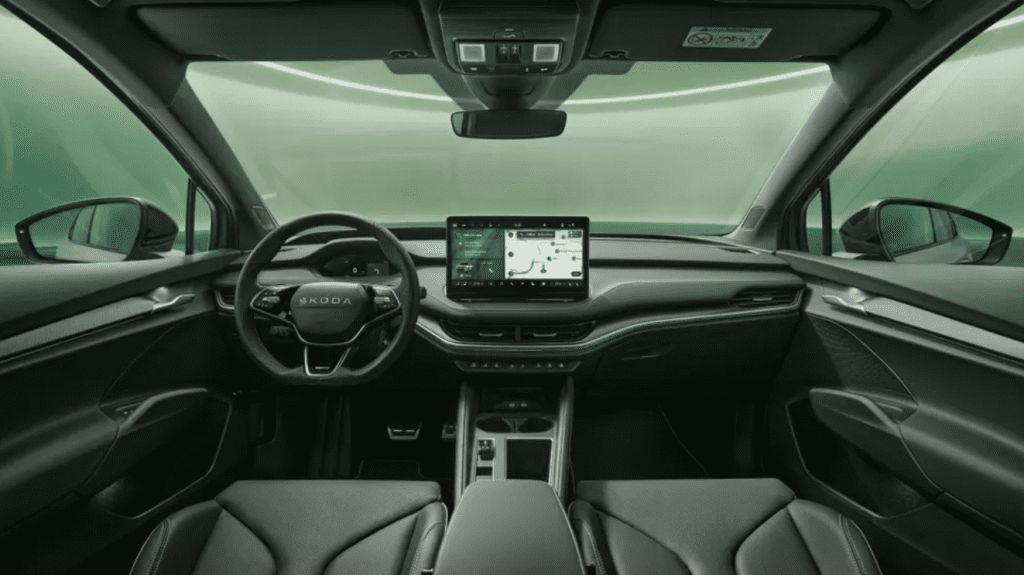 Представлен новый Skoda Enyaq vRS: самая быстрая дорожная «Шкода» в истории? Обзор новинки 2025