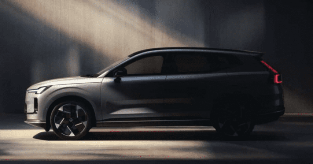 Представлен новый Volvo XC70 PHEV: гибридный привод и китайская сборка