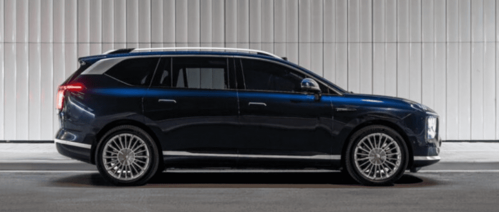 Представлен роскошный кроссовер GAC Hyptec HL: три ряда сидений и больше 5 метров длины