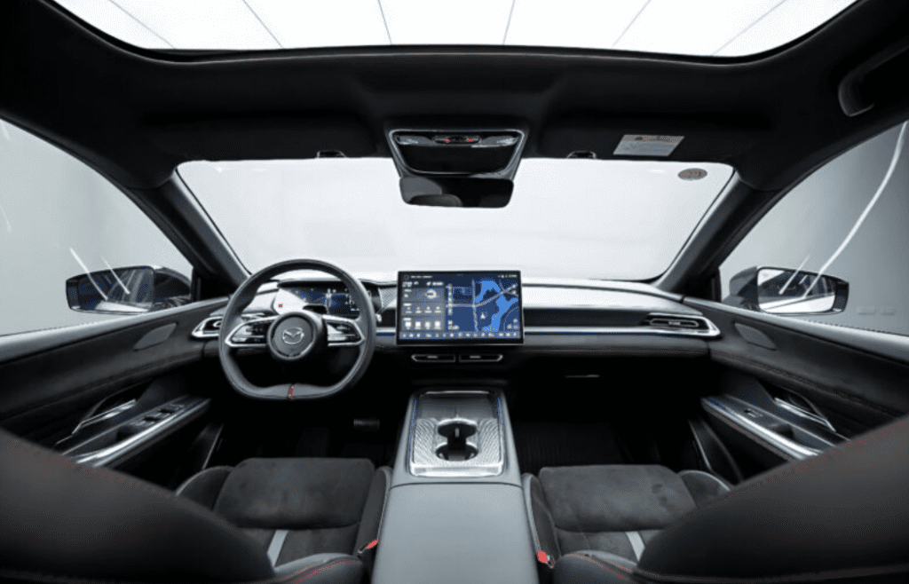Представлена «спортивная» версия новой Mazda EZ-6: первый обзор модели 2025 года