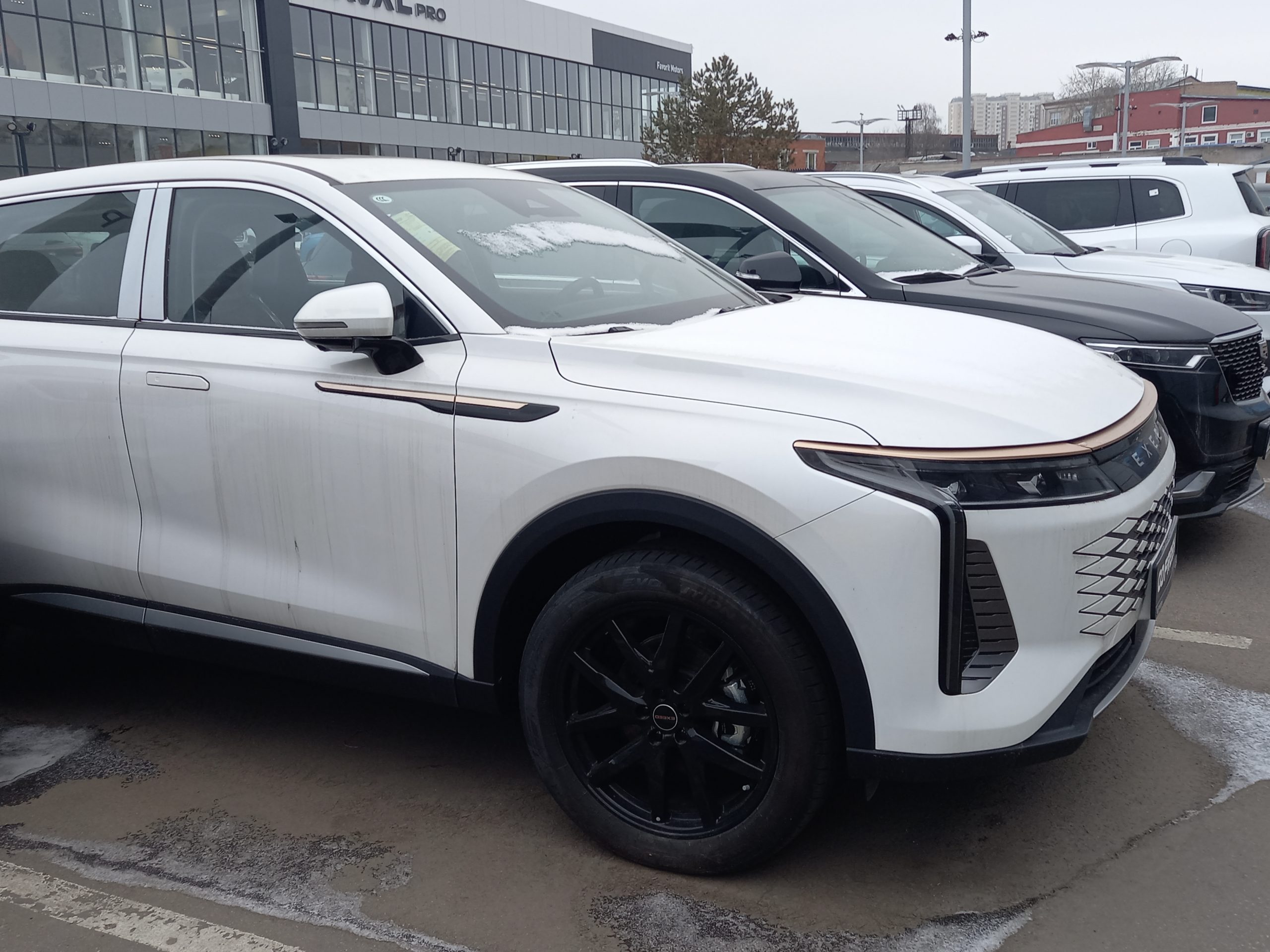 «Премиум» не пошел – и дальше будет хуже: продажи премиальных автомобилей из Китая резко упали. Что говорят об этом эксперты?