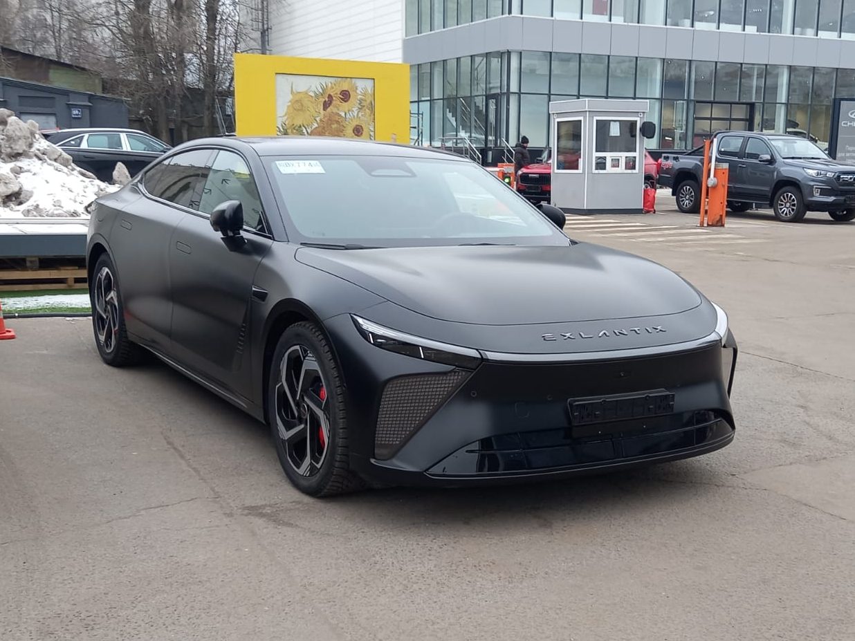 Продажи сильно упадут: АВТОВАЗ дал прогноз по авторынку в 2025 году