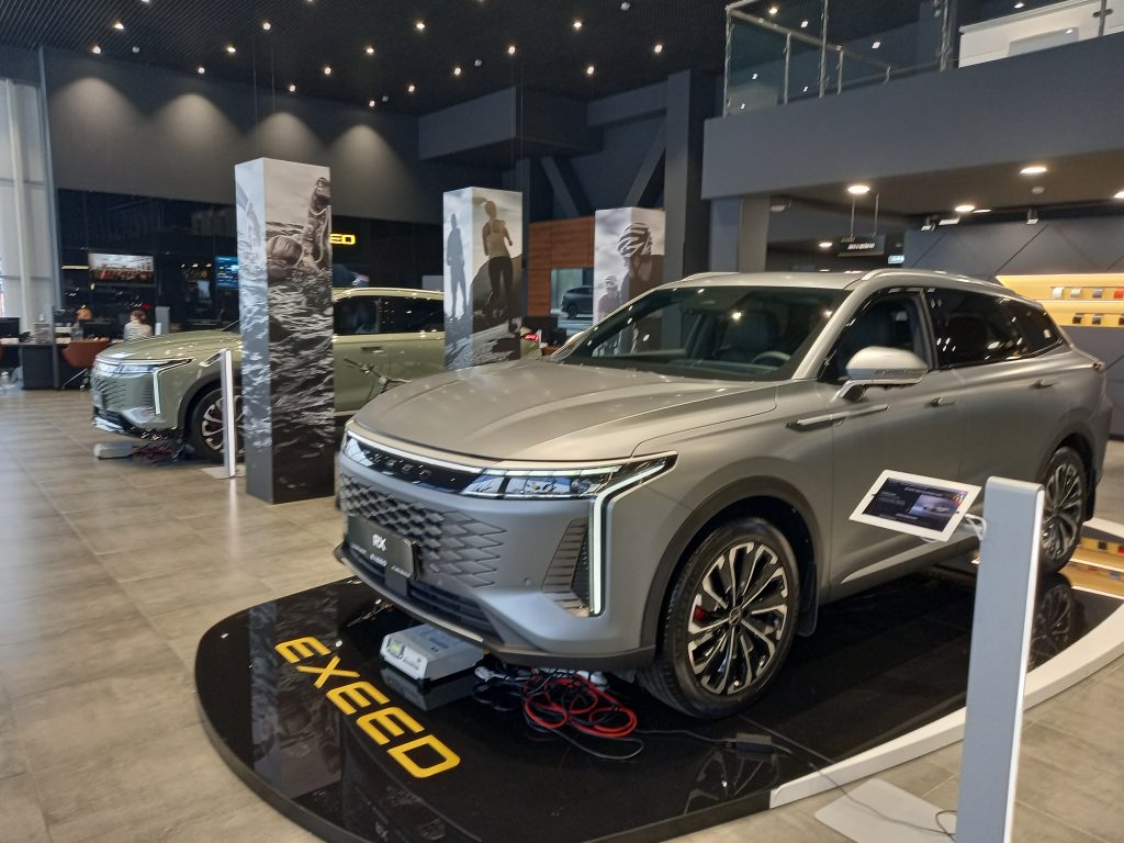 Россияне потратили рекордную сумму на новые автомобили с начала года – берут премиум-класс