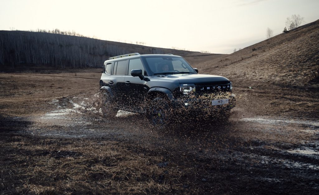 С запаской и автоматом: проехал на Jetour T2 Discovery и испытал новшества в деле