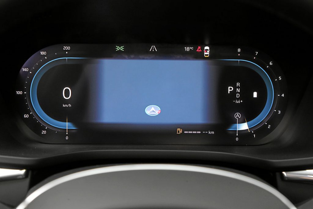 Сравнили Hongqi HS5 и Volvo XC60. Швед китайцу не товарищ?