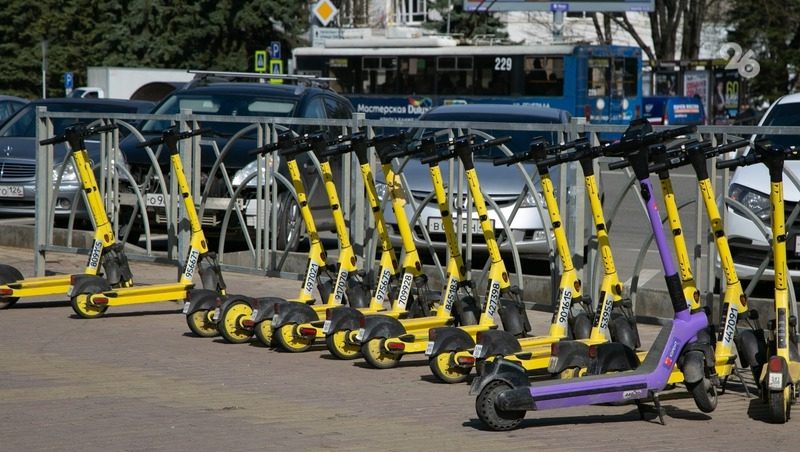 Урбанист не поддержал закон о запрете ночной езды на электросамокатах