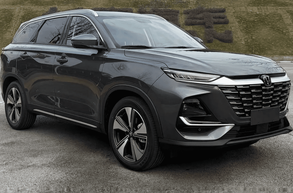 В Китае показали Changan CS75 Pro: 7-местный кроссовер по цене «Гранты»