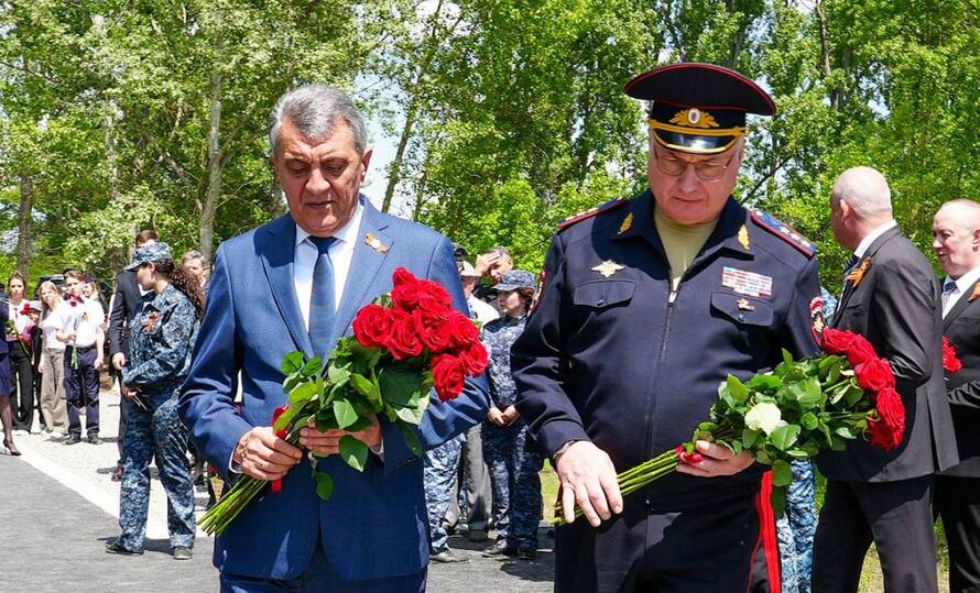 В Моздоке открыли памятник, посвященный подвигу партизанского отряда «Терек»  Ставрополь (Кавказ)1
