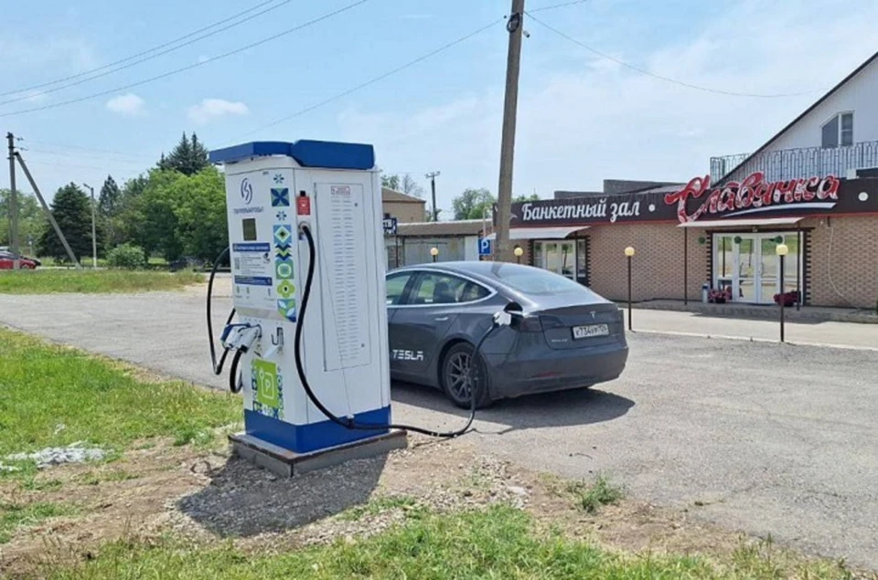 В Новоселицком округе Ставрополья впервые открыли электрозаправку0