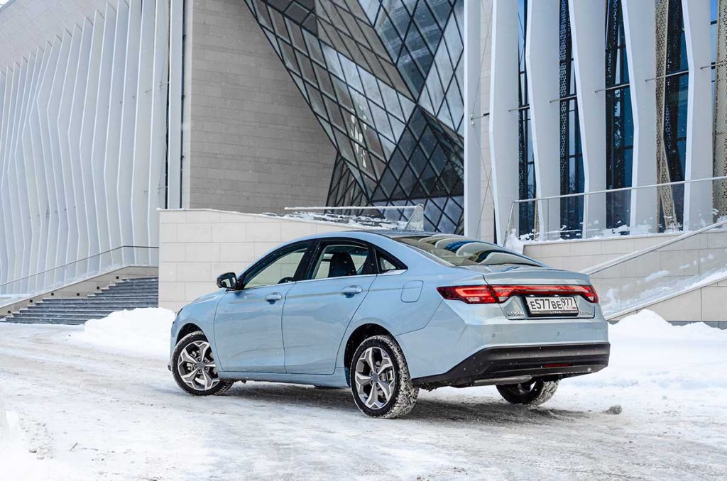 В России рухнули цены на кроссоверы и седаны Livan: они стоят как Lada Vesta и даже дешевле