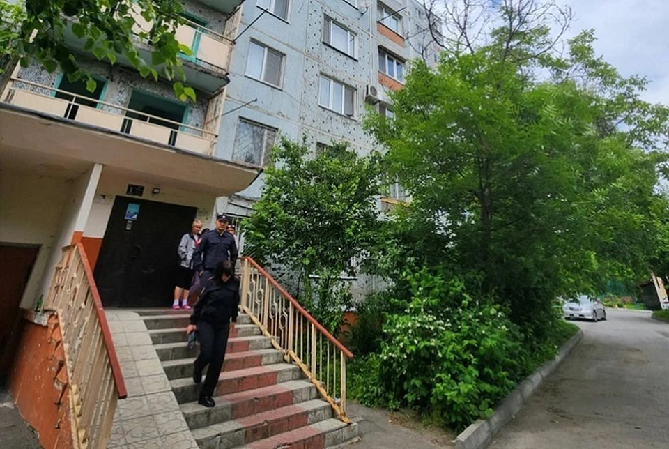 В Северной Осетии полуторагодовалая девочка выпала из окна 12 этажа0