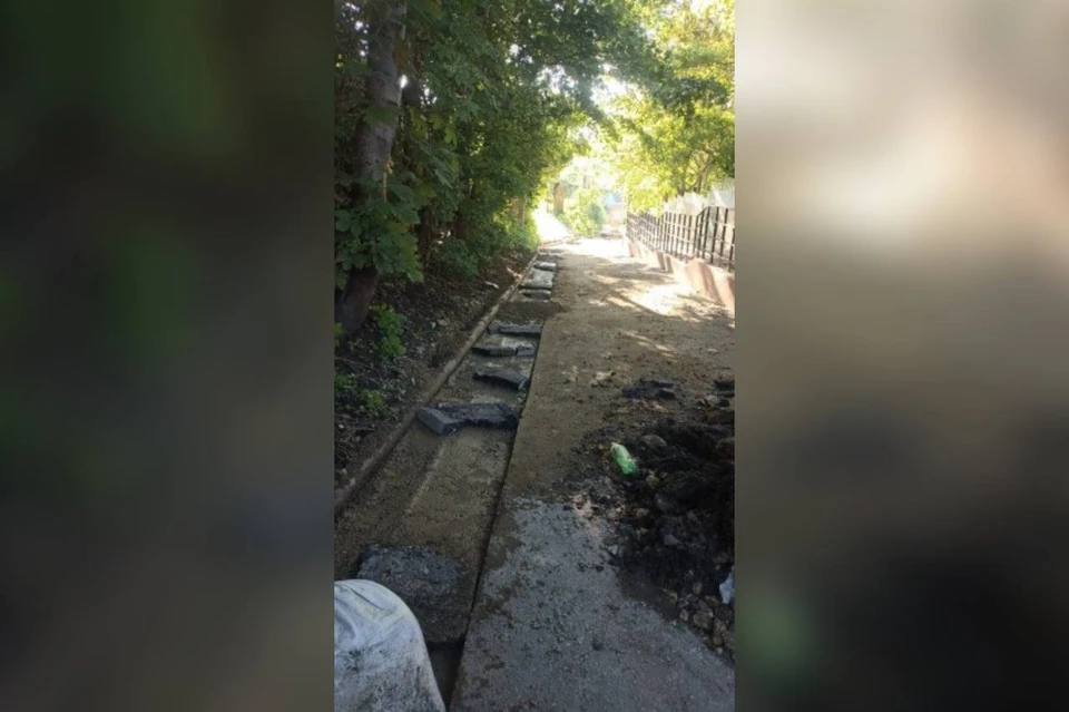 В Ставрополе на улице Клары Цеткин проводят ремонт дождевой канализации0