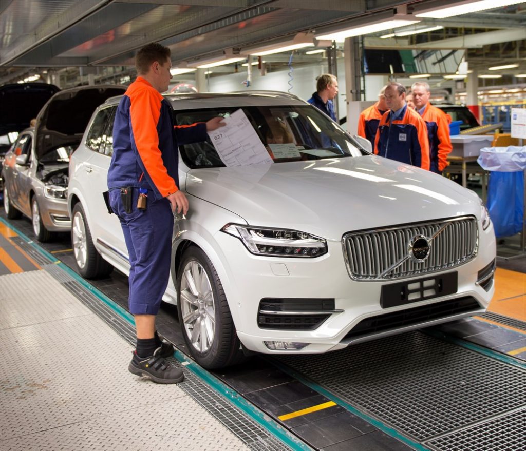 Volvo Cars уволит тысячи человек в Европе: что происходит?
