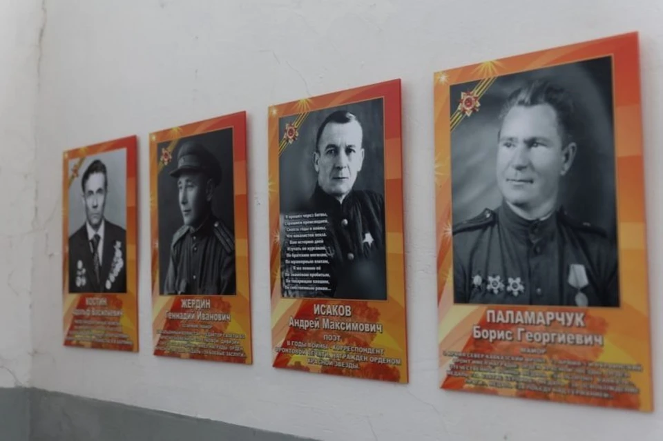 Жительница Ставрополя устроила «Бессмертный полк» в подъезде своего дома0