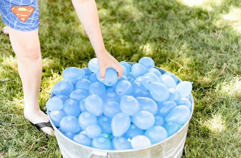12 весёлых, мокрых и безопасных игр с водой, которые понравятся детям6