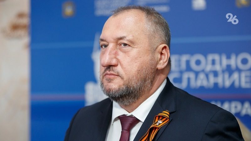 Больница в Курском округе получила 13 санитарных автомобилей