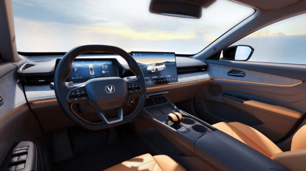 Changan обновил лифтбек Uni-V: автомобиль не узнать