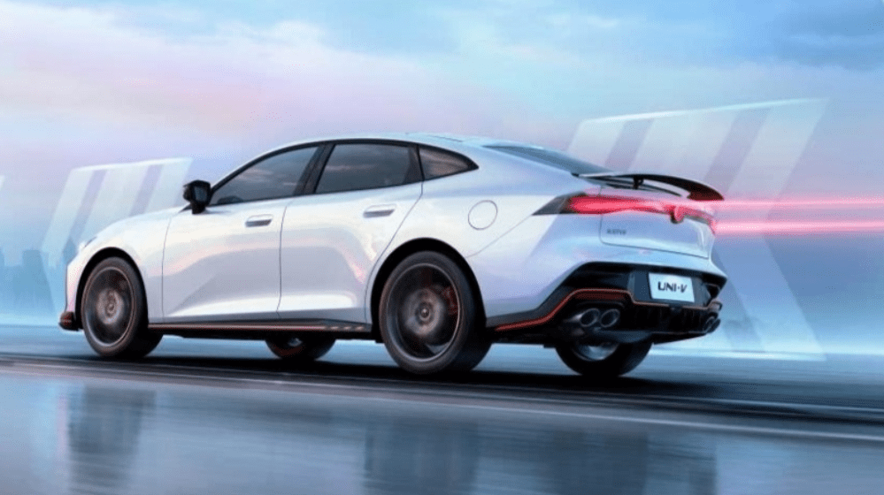 Changan обновил лифтбек Uni-V: автомобиль не узнать