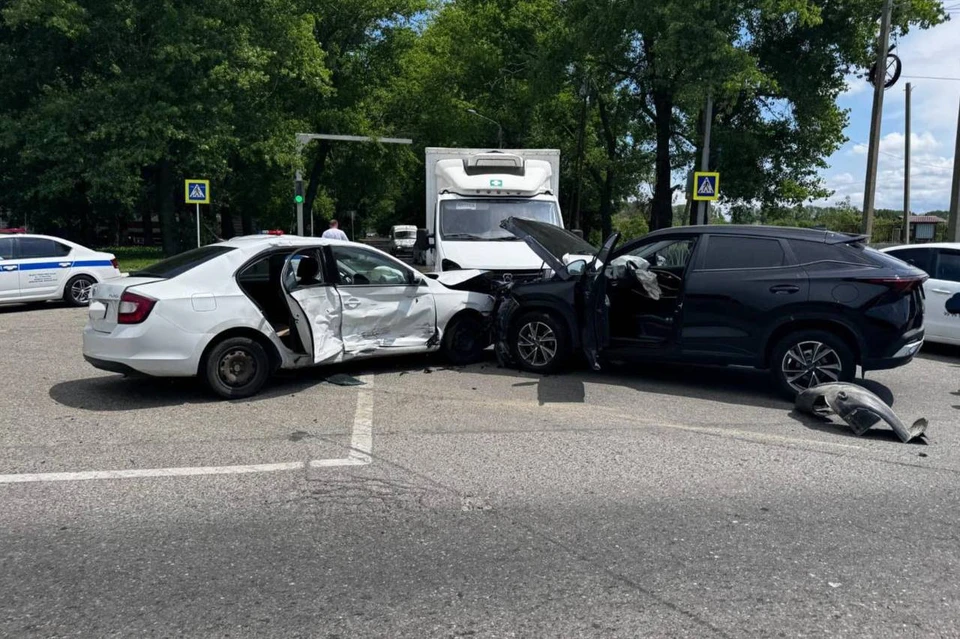 Двое оказались в больнице после тройного ДТП в Ставрополе0