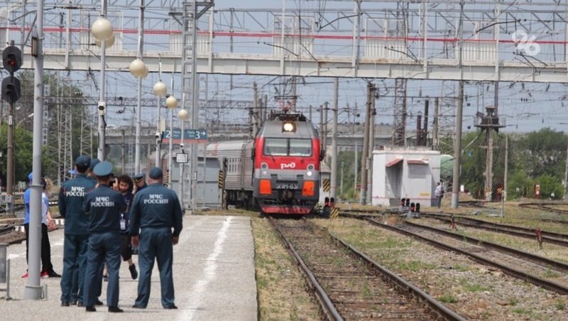 Электропоезд насмерть сбил человека в Ессентуках