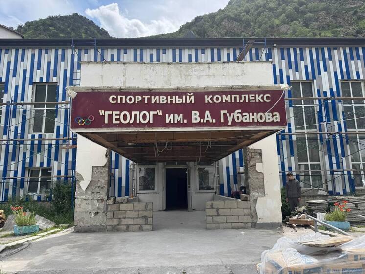 Глава КБР проверил ход ремонта спортивного комплекса «Геолог» в Тырныаузе