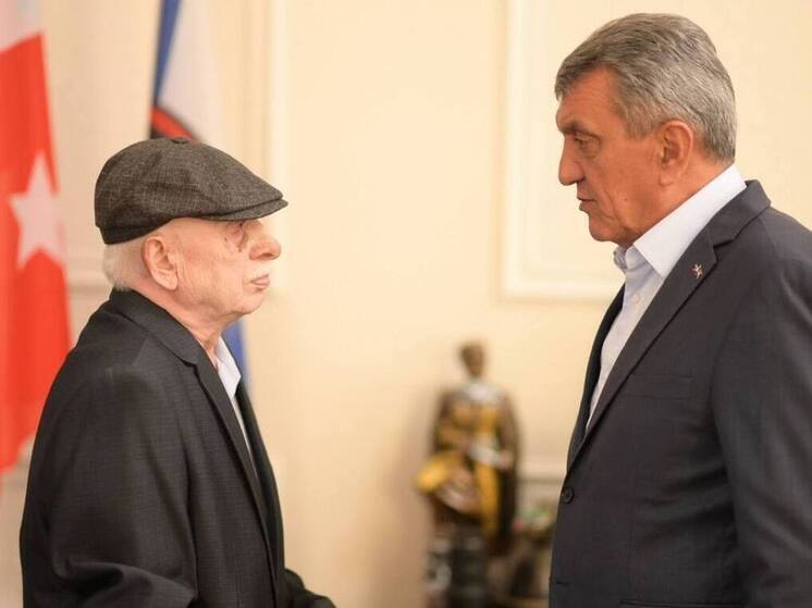 Глава Северной Осетии передал орден Мужества погибшего члена экипажа линкора «Новороссийск»