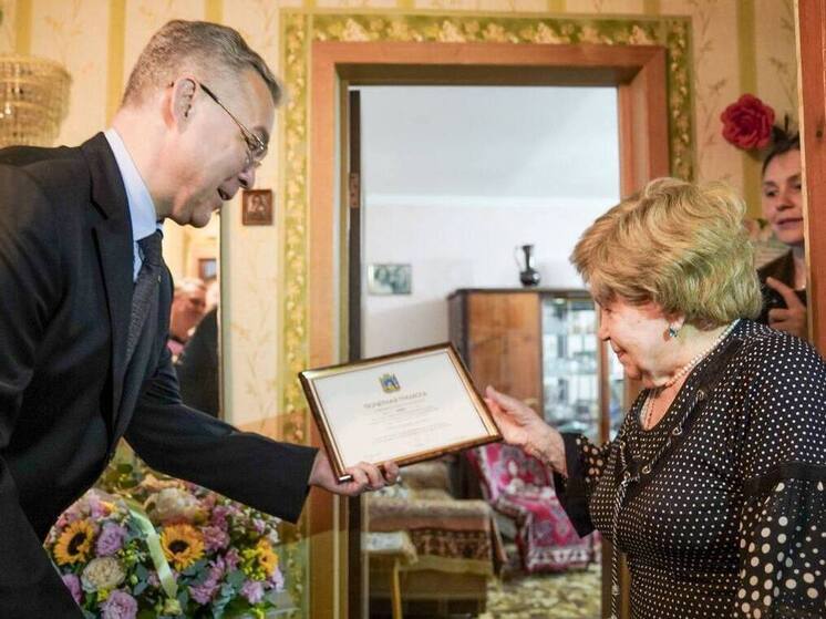 Губернатор Ставрополья навестил ветерана труда из Пятигорска