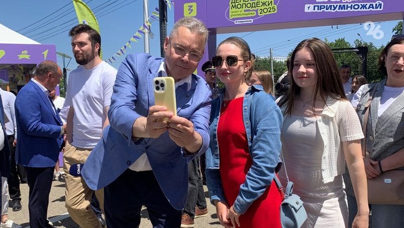 Губернатор Ставрополья Владимиров посетил площадку проведения Дня молодёжи