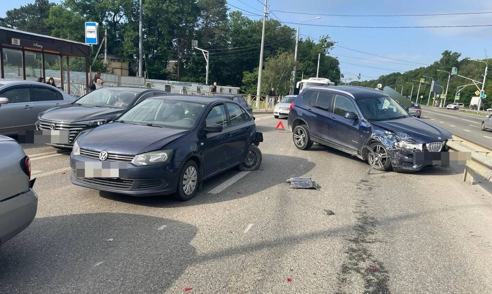 Юго-запад Ставрополя встал в пробках из-за аварии на Западном обходе0