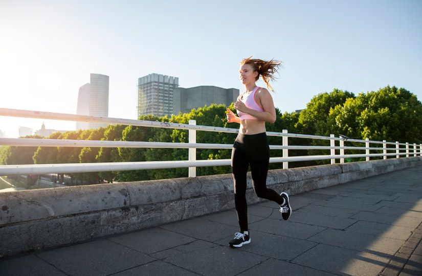 Как заниматься спортом в +30 °C: план от фитнес-тренера0